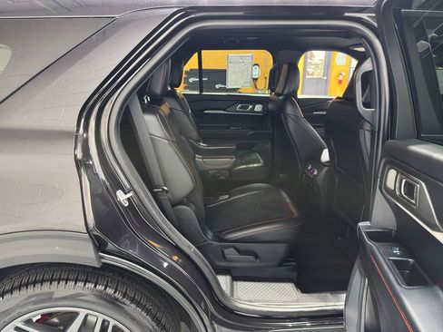 Used 2025 Ford Explorer ST image 20