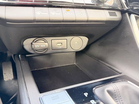 Used 2025 Hyundai Elantra Hybrid FWD image 19