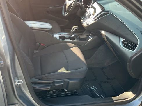 Used 2024 Chevrolet Malibu LT image 39