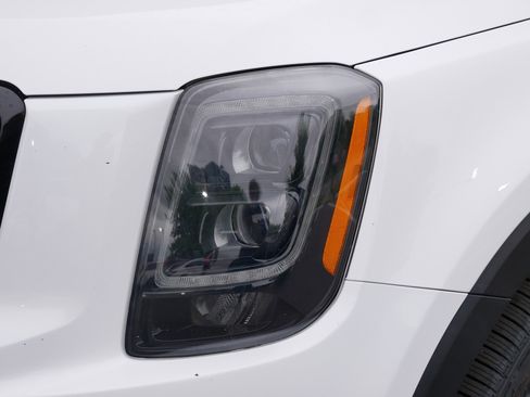 Used 2021 Kia Telluride EX w/ EX Premium Package AWD/4WD image 5