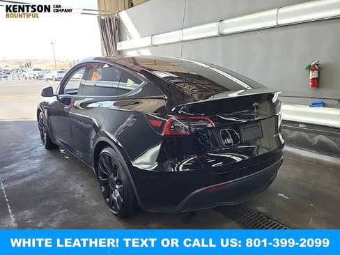Used 2023 Tesla Model Y Performance image 3