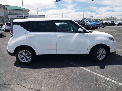 Used 2024 Kia Soul LX w/ Option Group 015 FWD image 18