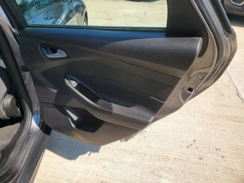 Used 2014 Ford Focus SE FWD image 8