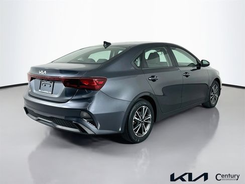 Used 2023 Kia Forte LXS w/ LXS Technology Package FWD image 5