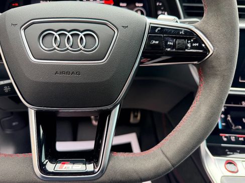 Used 2022 Audi RS 6 image 26