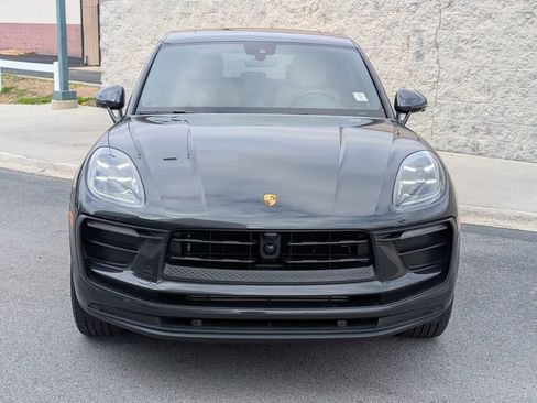 Certified 2022 Porsche Macan AWD/4WD image 10