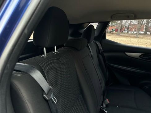 Used 2020 Nissan Rogue Sport S image 22