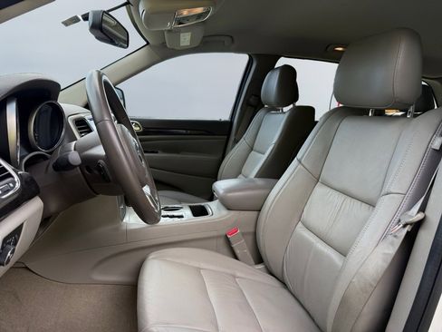 Used 2012 Jeep Grand Cherokee Laredo image 16