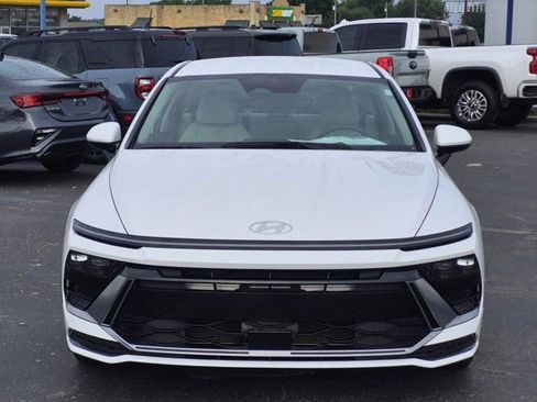 Used 2025 Hyundai Sonata SEL FWD image 2