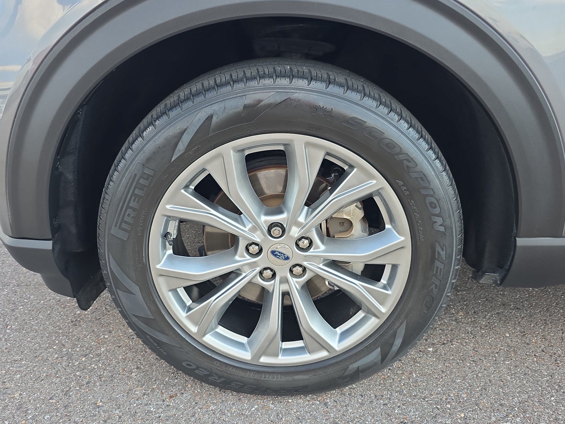 Used 2021 Ford Explorer Limited w/ Equipment Group 301A RWD image 9