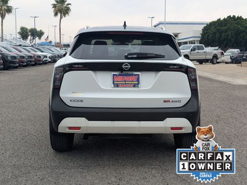Used 2025 Nissan Kicks SR AWD/4WD image 4