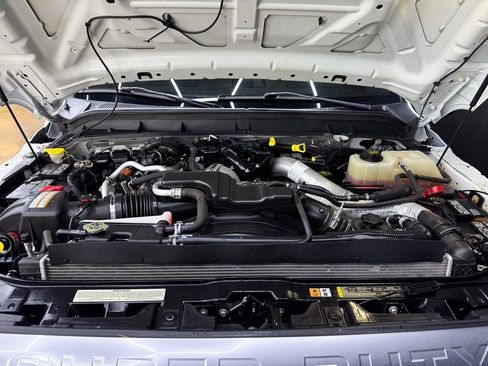 Used 2015 Ford F350 Platinum w/ Platinum Package image 27