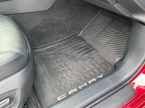 Used 2020 Toyota Camry XLE image 41