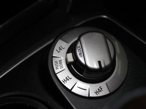 Used 2016 Toyota 4Runner Limited image 18