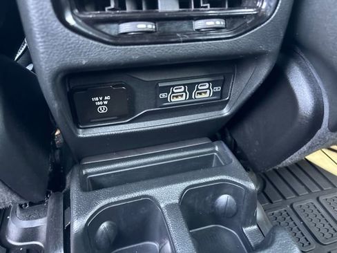 Used 2024 Jeep Grand Cherokee L Altitude AWD/4WD image 13
