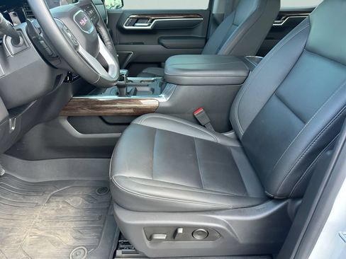 Used 2025 GMC Sierra 1500 Elevation w/ Elevation Premium Package AWD/4WD image 11