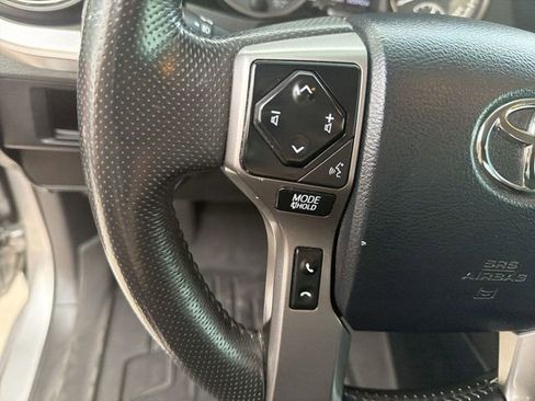 Used 2016 Toyota Tacoma SR5 w/ SR5 Appearance Package (SN) AWD/4WD image 14