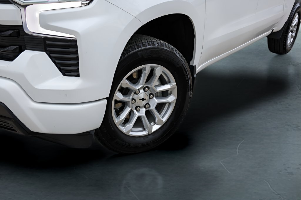 Used 2026 Chevrolet Silverado 1500 RST RWD image 3