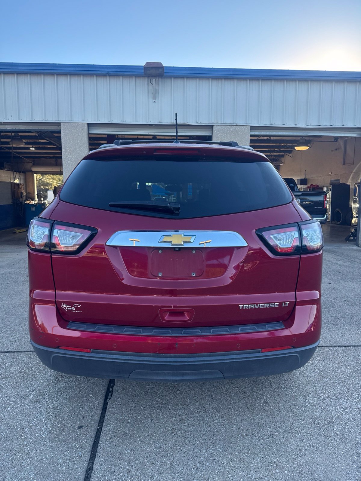 Used 2014 Chevrolet Traverse LT w/ LPO, 'HIT The Road' Package FWD image 4