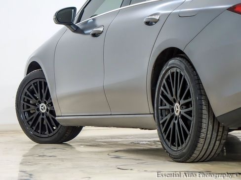 Used 2022 Mercedes-Benz CLA 250 4MATIC w/ Premium Package image 11