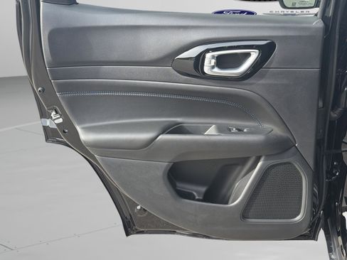 New 2026 Jeep Compass Latitude image 21