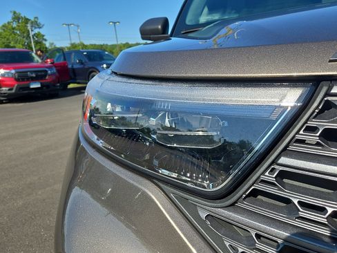 Used 2021 Ford Explorer XLT w/ Equipment Group 202A AWD/4WD image 9