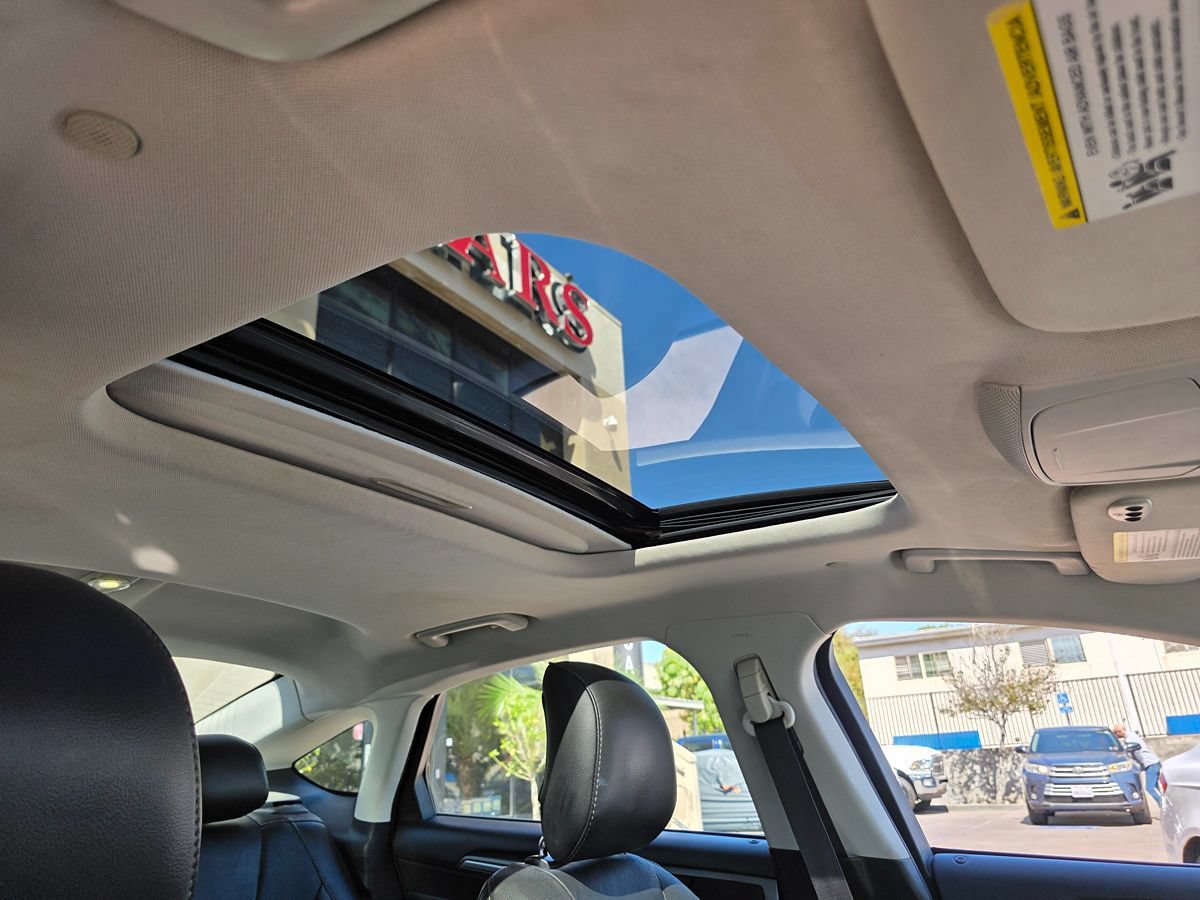 Used 2014 Ford Fusion Titanium FWD image 18
