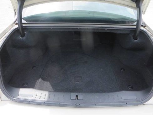Used 2010 Cadillac DTS Luxury FWD image 8