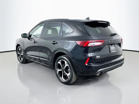 Used 2023 Ford Escape ST-Line Elite w/ Premium Technology Package AWD/4WD image 10