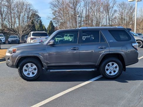 Used 2016 Toyota 4Runner SR5 image 7