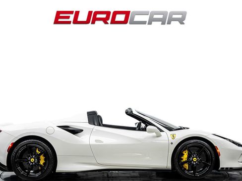 Used 2022 Ferrari F8 Tributo RWD image 7