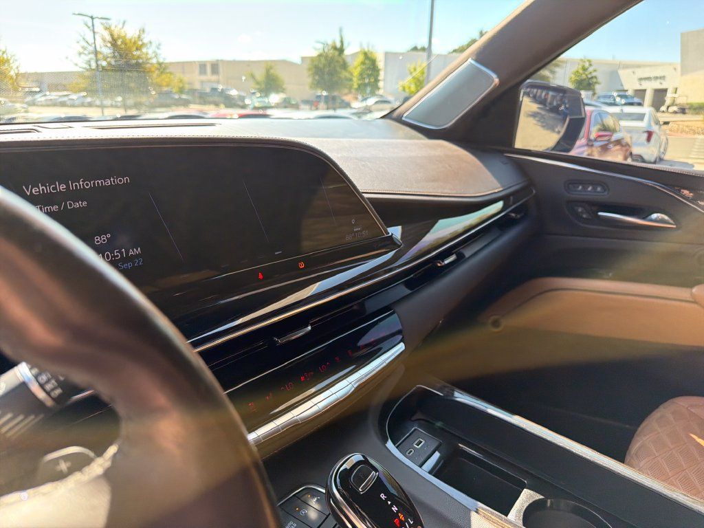 Used 2021 Cadillac Escalade ESV Premium Luxury w/ Driver Assist Tech Package RWD image 22