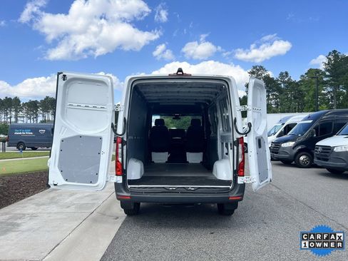 Used 2023 Mercedes-Benz Sprinter 144 Cargo image 15