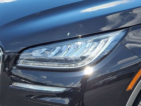 Certified 2023 Lincoln Corsair AWD image 9