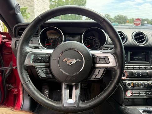 Used 2017 Ford Mustang Coupe RWD image 27