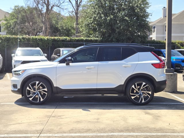 Used 2021 Volvo XC40 T5 R-Design w/ Advanced Package AWD/4WD image 5