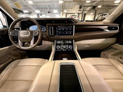 Used 2023 GMC Yukon Denali AWD/4WD image 22