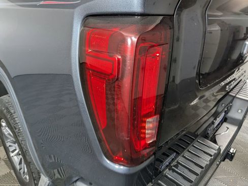 Used 2021 GMC Sierra 1500 AT4 w/ Technology Package image 11