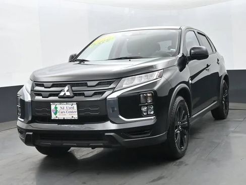Used 2025 Mitsubishi Outlander Sport LE AWD/4WD image 1