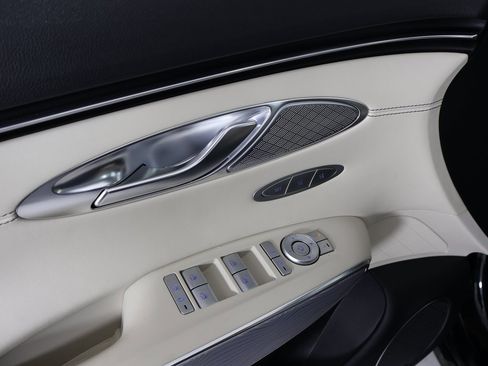 Used 2023 Genesis GV70 2.5T w/ Advanced Package image 20