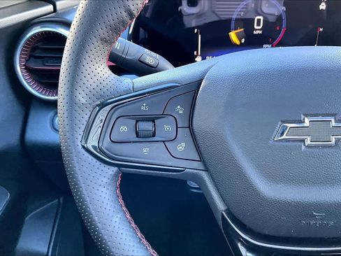 Used 2025 Chevrolet Trax RS image 20