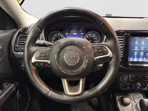 Used 2018 Jeep Compass Limited image 10