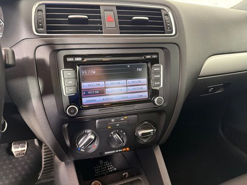 Used 2012 Volkswagen Jetta GLI FWD image 13