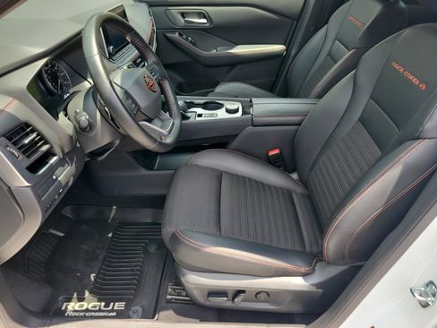 Used 2025 Nissan Rogue SV w/ Rock Creek Premium Package AWD/4WD image 5