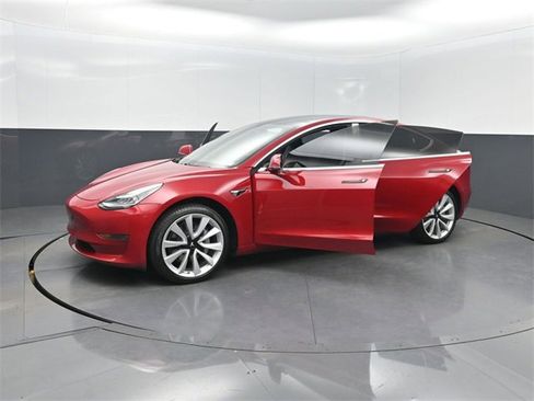 Used 2019 Tesla Model 3 Standard Range Plus image 36