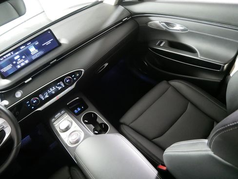 Used 2025 Genesis GV70 2.5T image 11