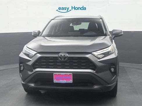Used 2022 Toyota RAV4 XLE Premium FWD image 3