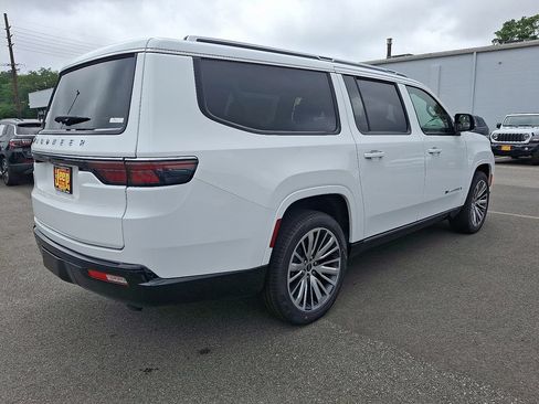 New 2025 Jeep Wagoneer L Series II AWD/4WD image 4