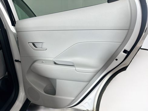 Used 2025 Hyundai Kona SEL AWD/4WD image 29