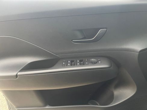 Used 2025 Hyundai Kona SEL image 20